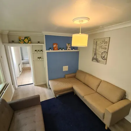 Private In Center Apartment